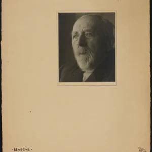 Portrait by Olaf Christoffersen of his grandfather, showcasing a face marked by time, with intricate details highlighting strength, wisdom, and endurance.